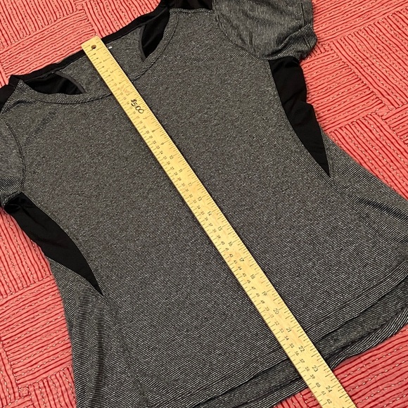 Layer 8 women’s size medium fitness exercise shirt Heather gray - Picture 5 of 13